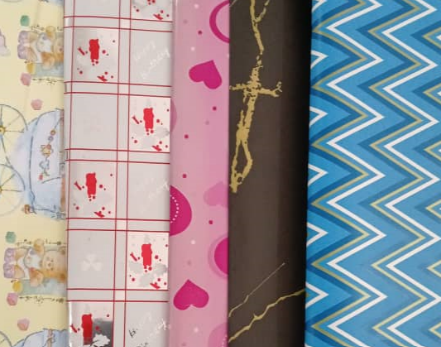 Lot de 5 Feuilles De Papiers d'Emballages Cadeau